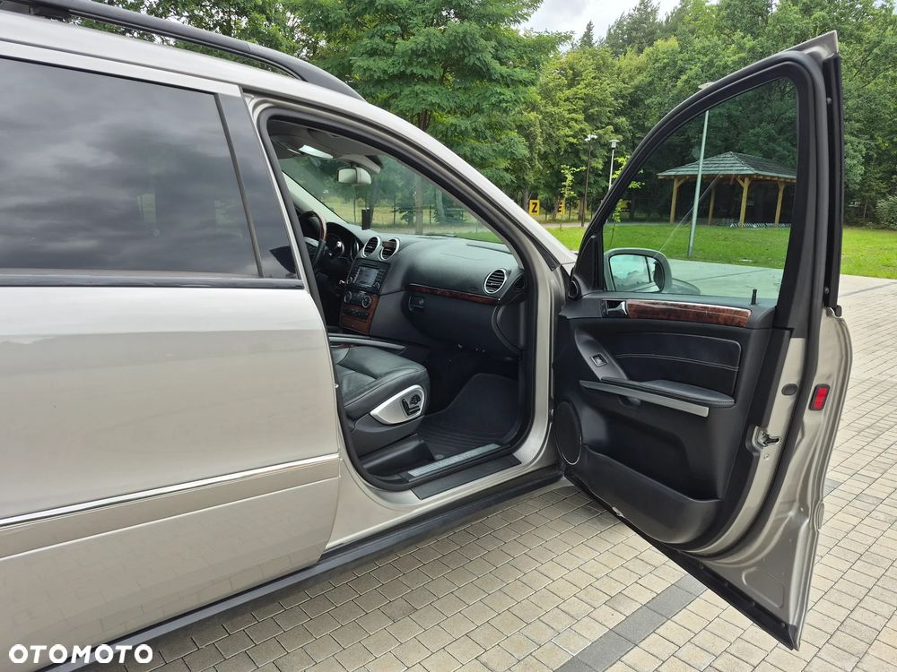 Mercedes-Benz GL 450 4Matic 7G-TRONIC - 32