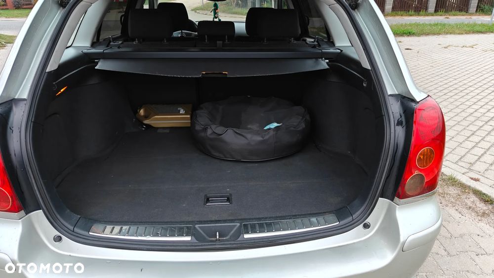 Toyota Avensis 1.8 VVT-i Luna - 7