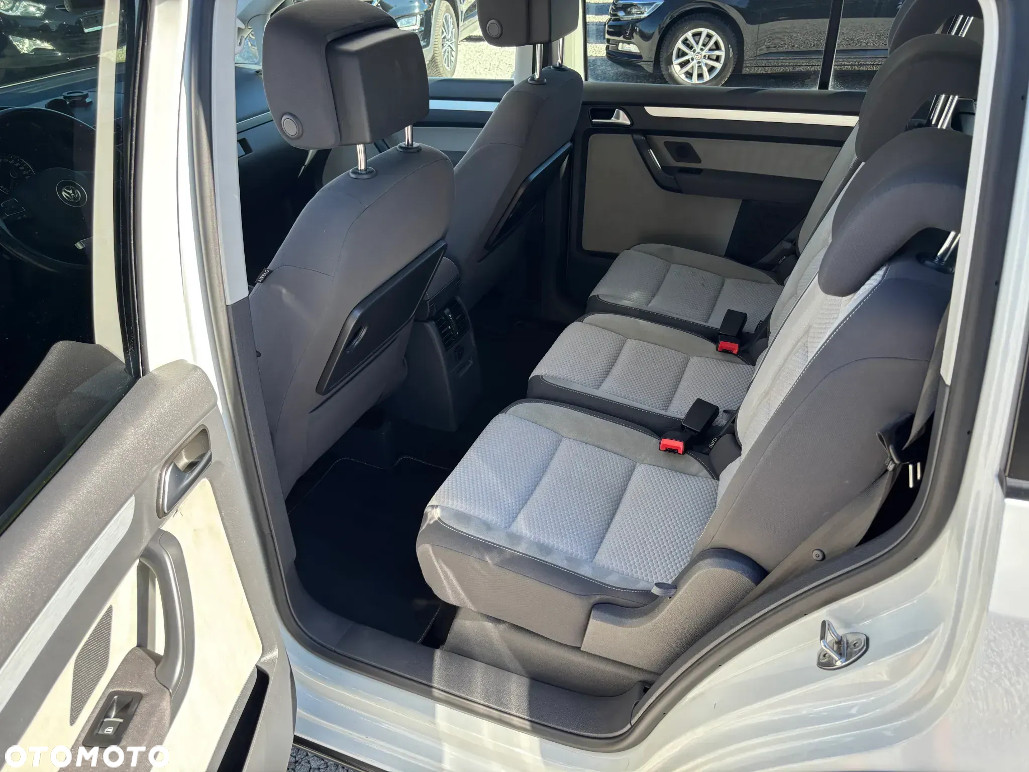 Volkswagen Touran 2.0 TDI DPF DSG Cross - 28