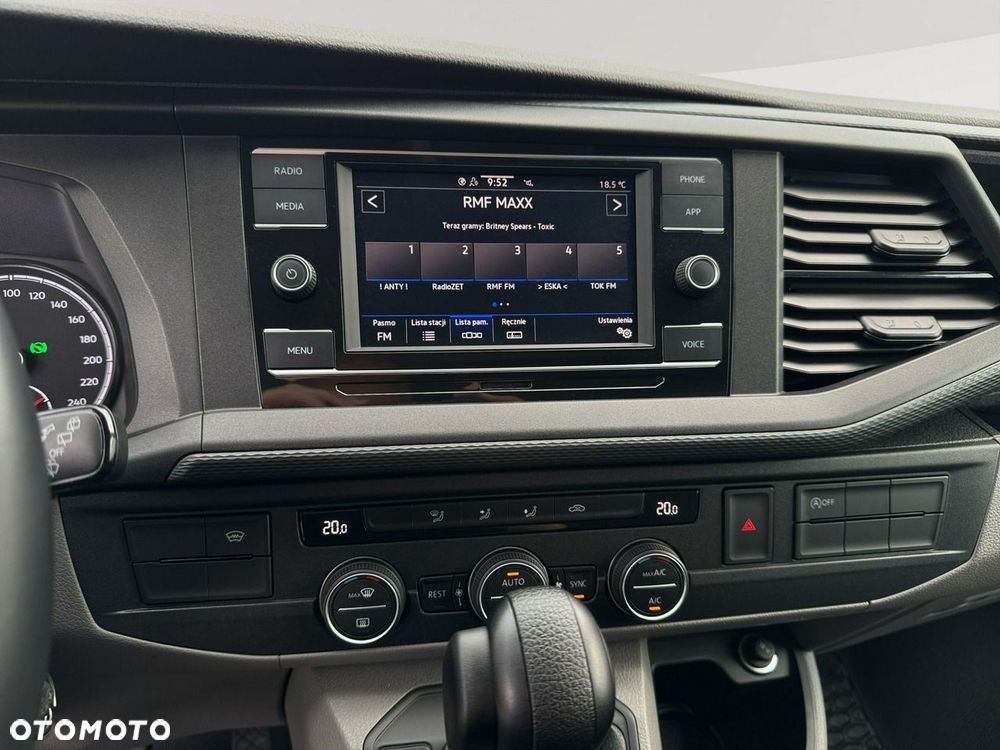 Volkswagen Caravelle - 17