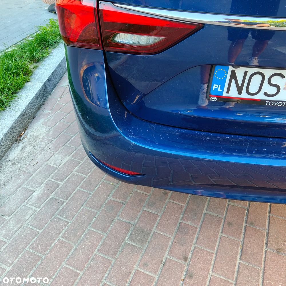 Toyota Avensis 1.8 Premium MS - 5