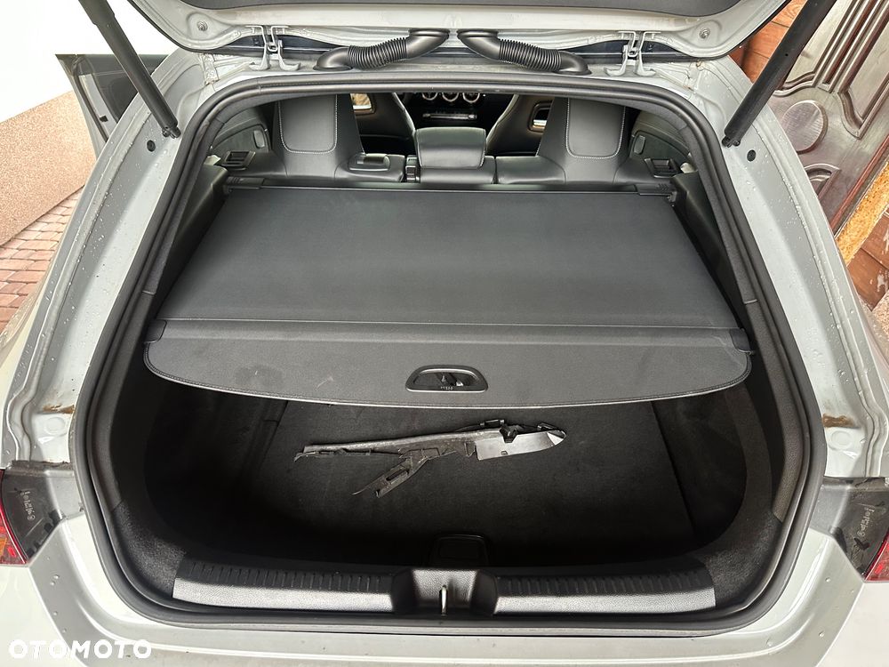 Mercedes-Benz CLA 220 d AMG Line 8G-DCT - 31