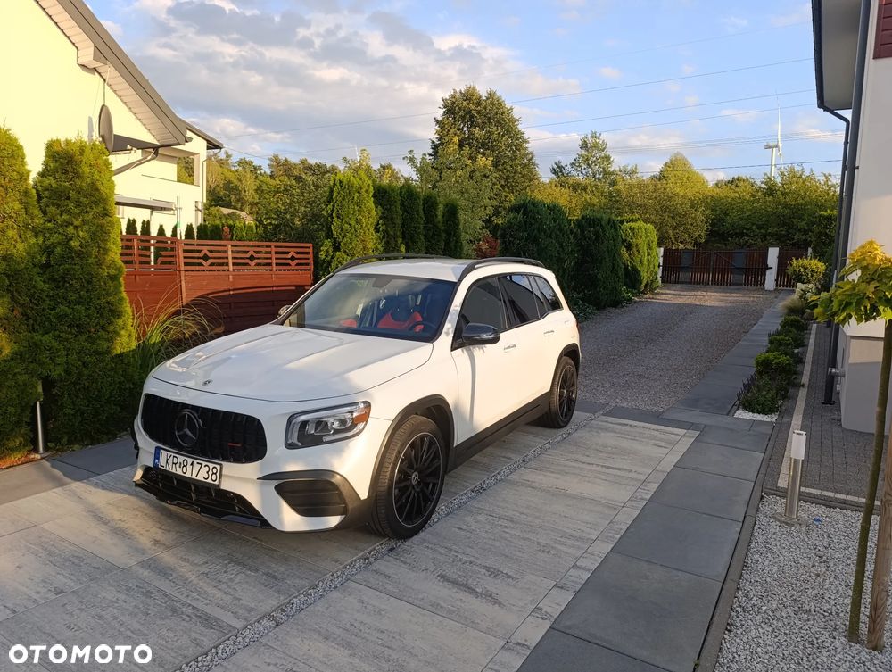 Mercedes-Benz GLB - 2