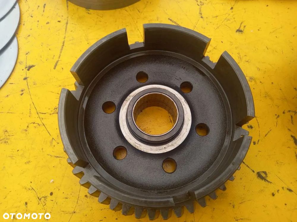 Kosz przedniego napędu Z48 przystawka Massey Ferguson 6180 - 16