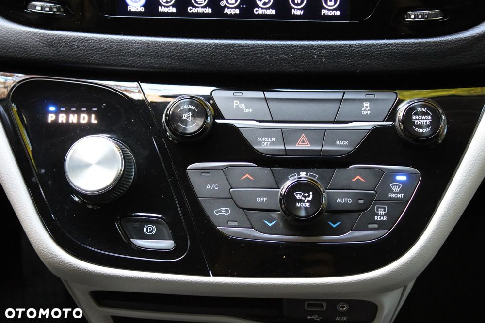 Chrysler Pacifica - 18