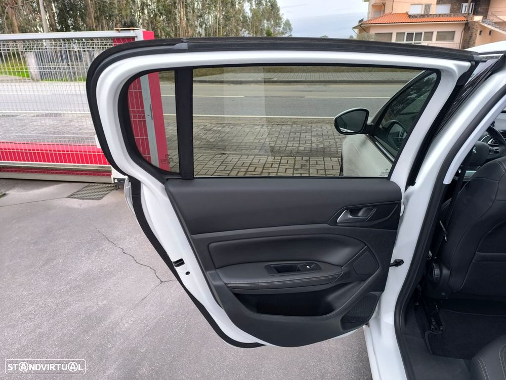 Peugeot 308 PureTech 130 GPF Stop & Start Allure - 24