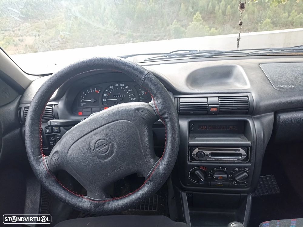 Opel Astra Caravan 1.7 TD Sport - 2