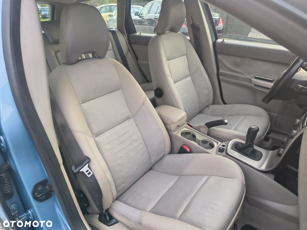 Volvo V50 1.6D DPF Kinetic - 17