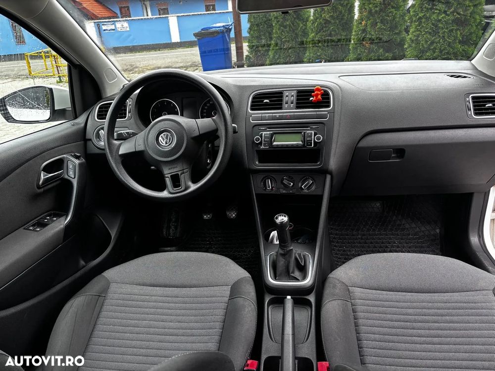 Volkswagen Polo - 8