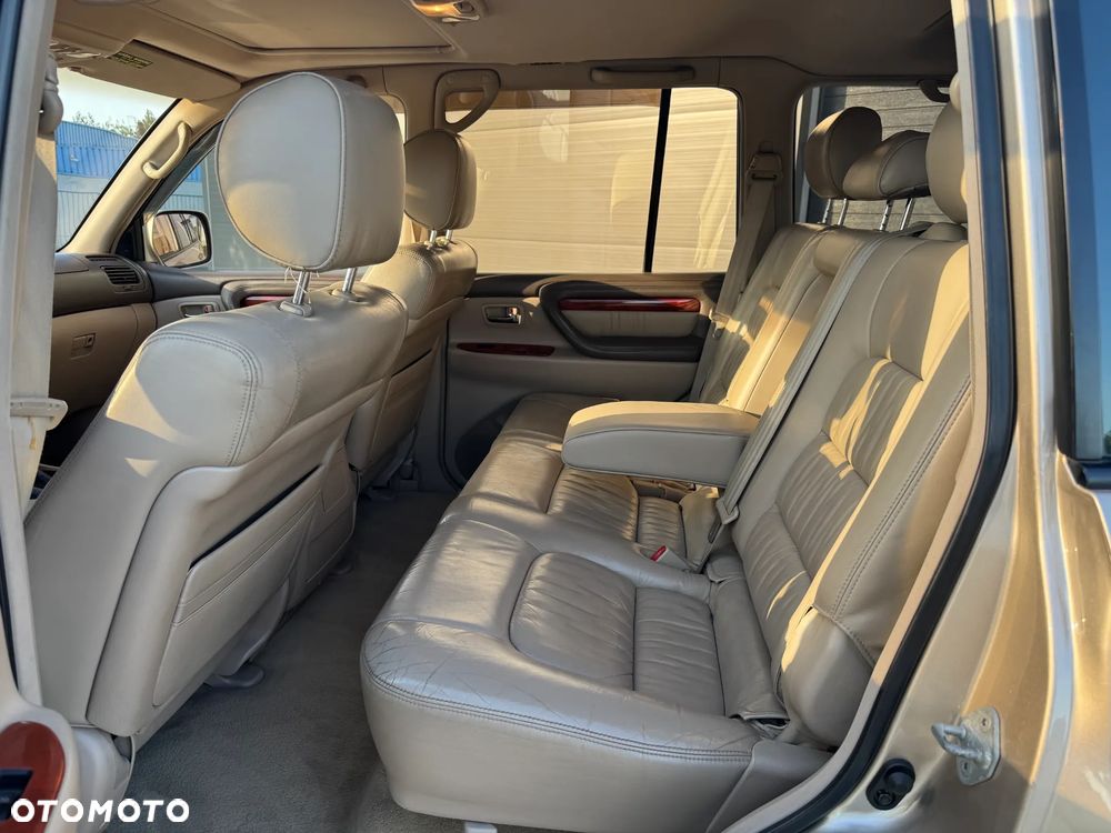 Lexus LX - 6