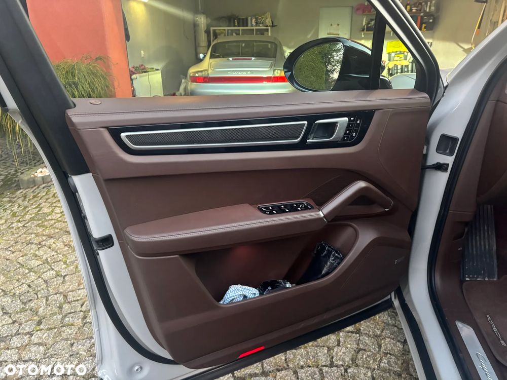 Porsche Cayenne E-Hybrid - 10