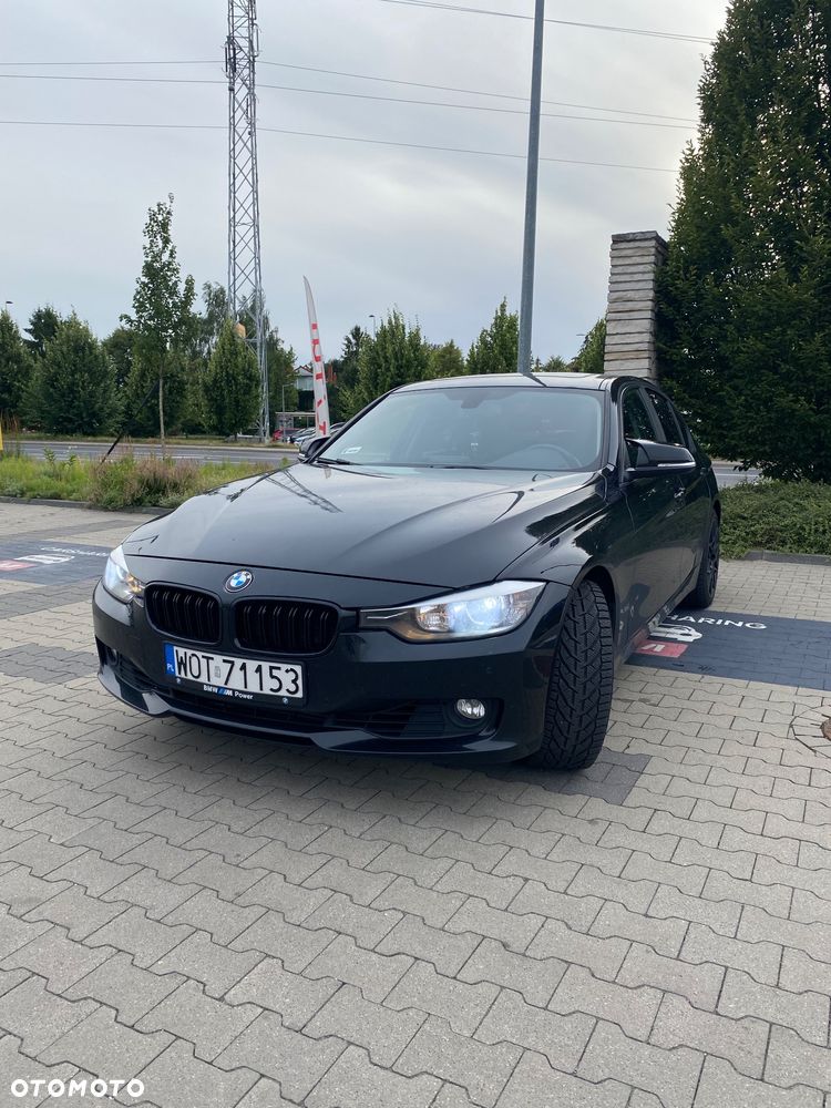 BMW Seria 3 328i - 1