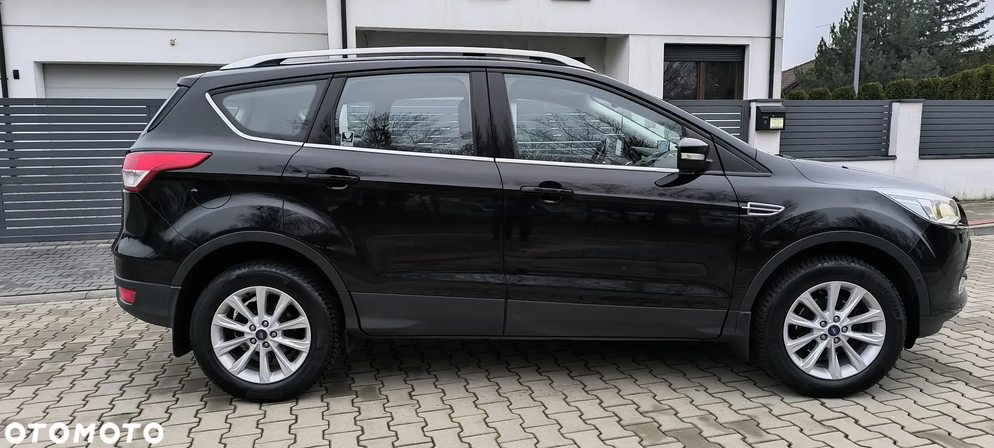 Ford Kuga 1.5 EcoBoost 2x4 Business Edition - 25