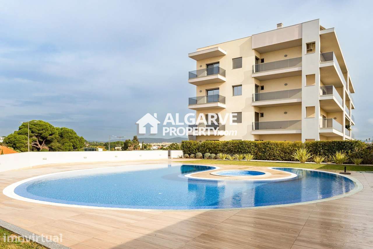 Excelente T2 Moderno com amplo terraço perto da Praia — Quarteira, Alg - Grande imagem: 5/29