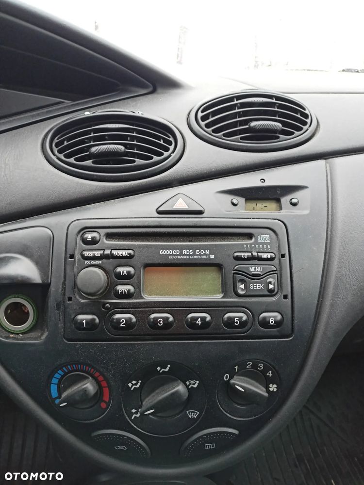 Ford Focus - 10