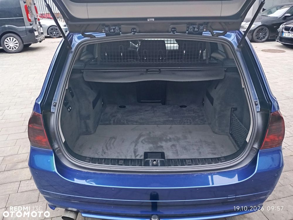 BMW Seria 3 318i - 9