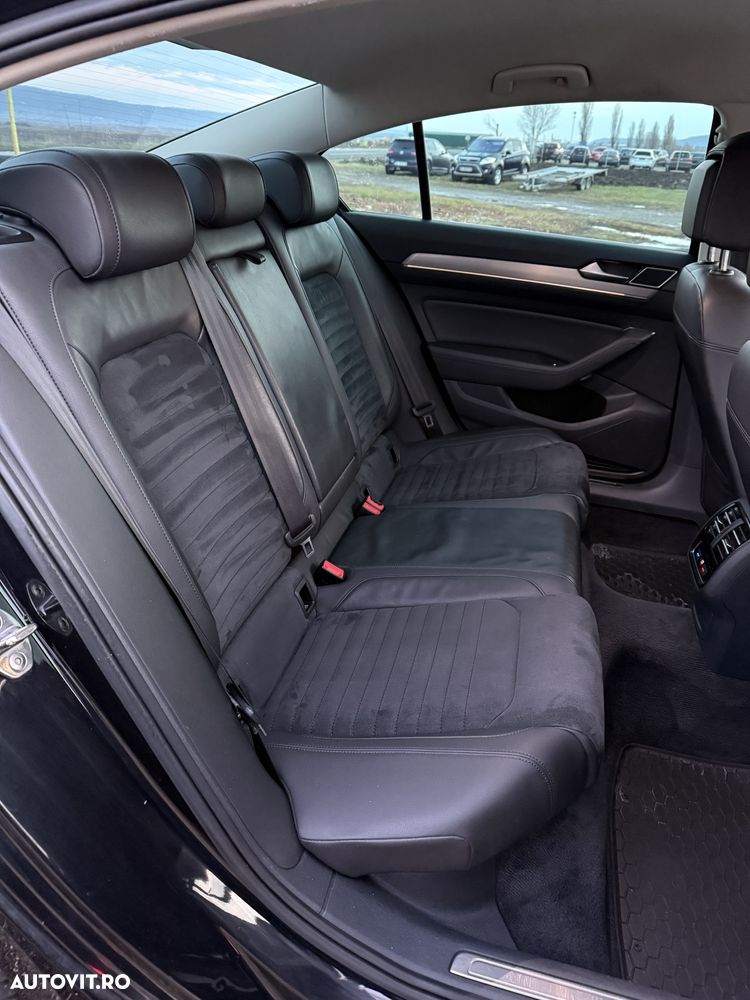 Volkswagen Passat 2.0 TDI DSG Highline - 19