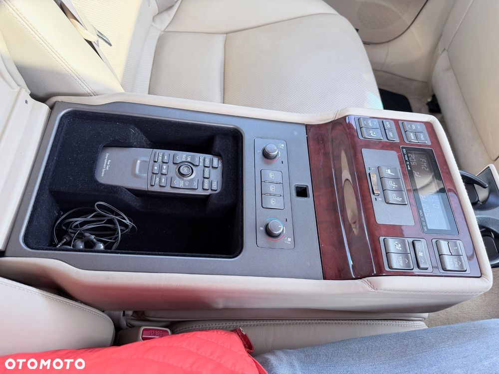 Lexus LS 600h Elite - 9