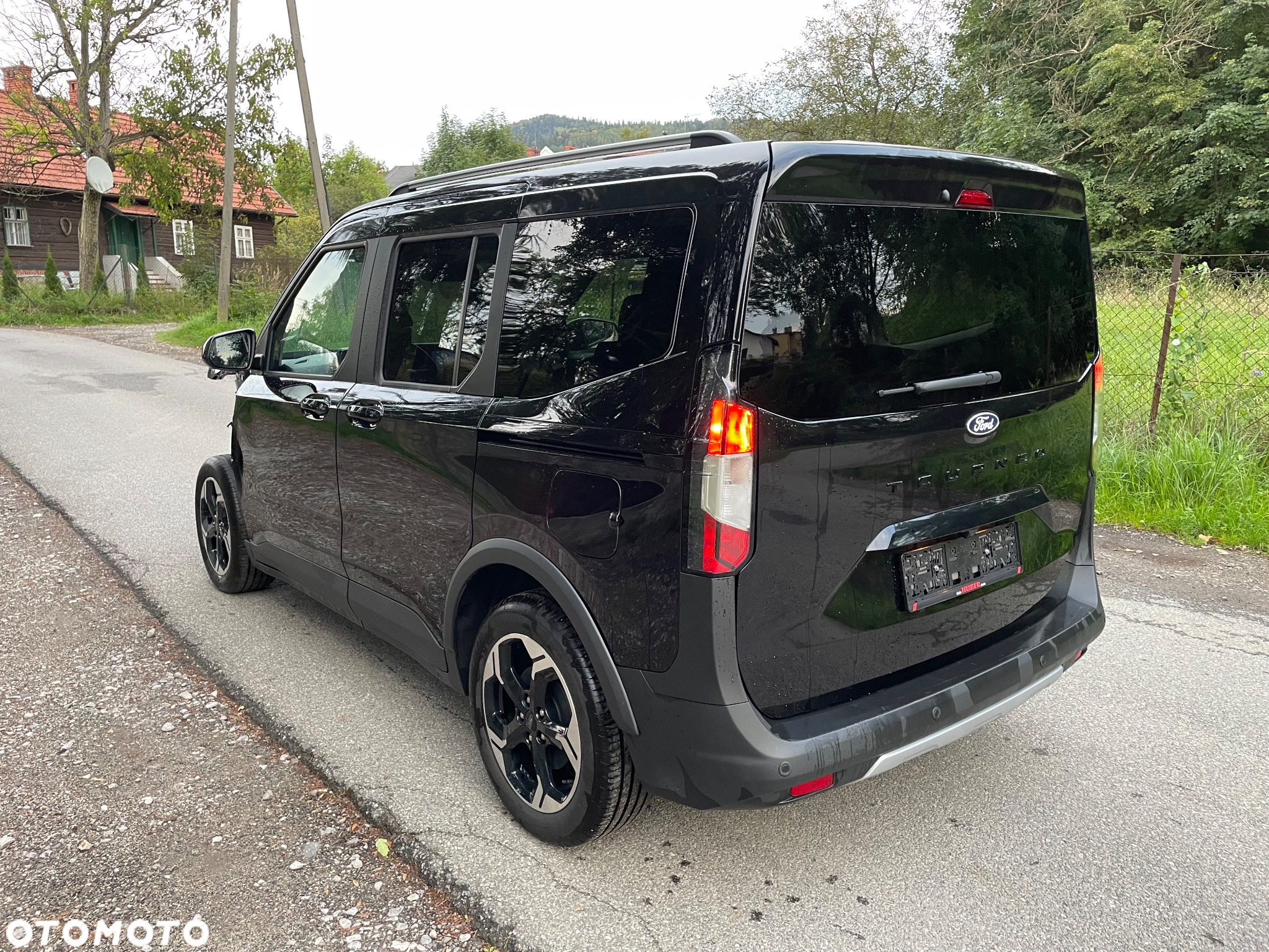 Ford Tourneo Courier 1.0 EcoBoost ACTIVE - 2