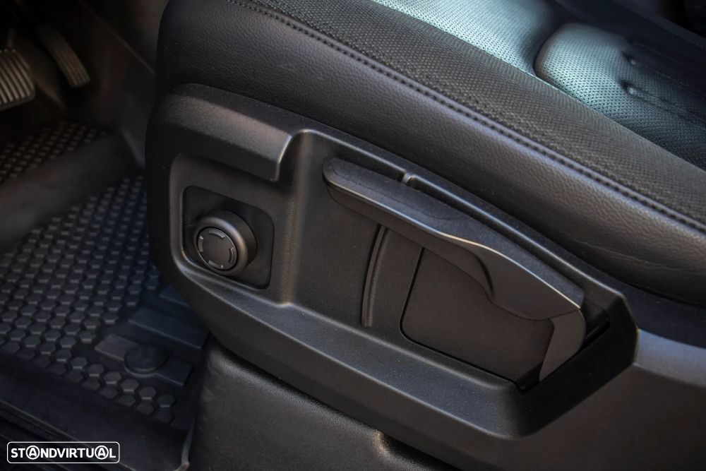 Land Rover Defender 2.0 D 110 AWD S - 9