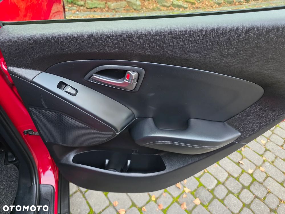 Hyundai ix35 1.6 2WD Fifa World Cup Edition - 19