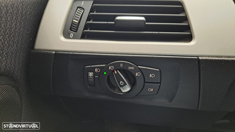 BMW 320 d Touring LifeStyle Auto - 36