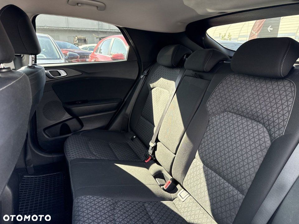Kia XCeed - 16
