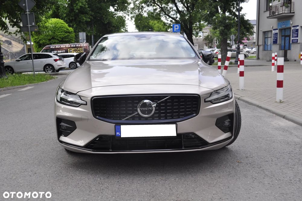 Volvo S60 B5 B AWD Ultimate Dark - 4
