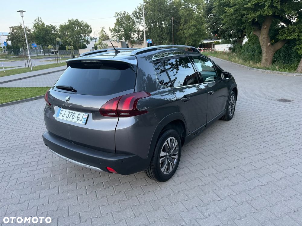 Peugeot 2008 1.2 PureTech Allure S&S EAT8 - 5