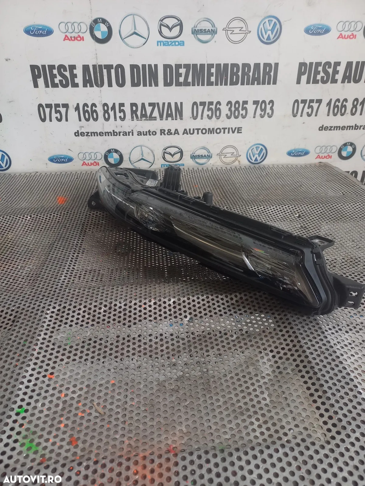 Far Dreapta Swarowsky Bmw Seria 7 An 2022-2023-2024 Original Impecabil Cod 5A9CFB4 - 4