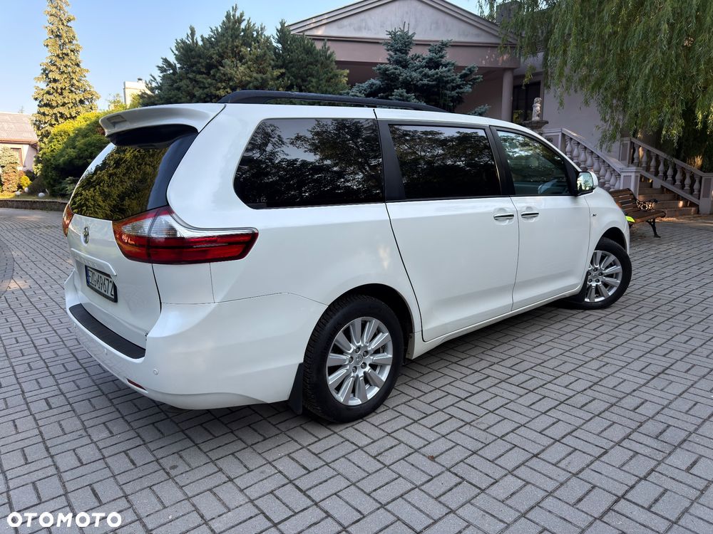 Toyota Sienna 3.5 V6 XLE AWD - 8