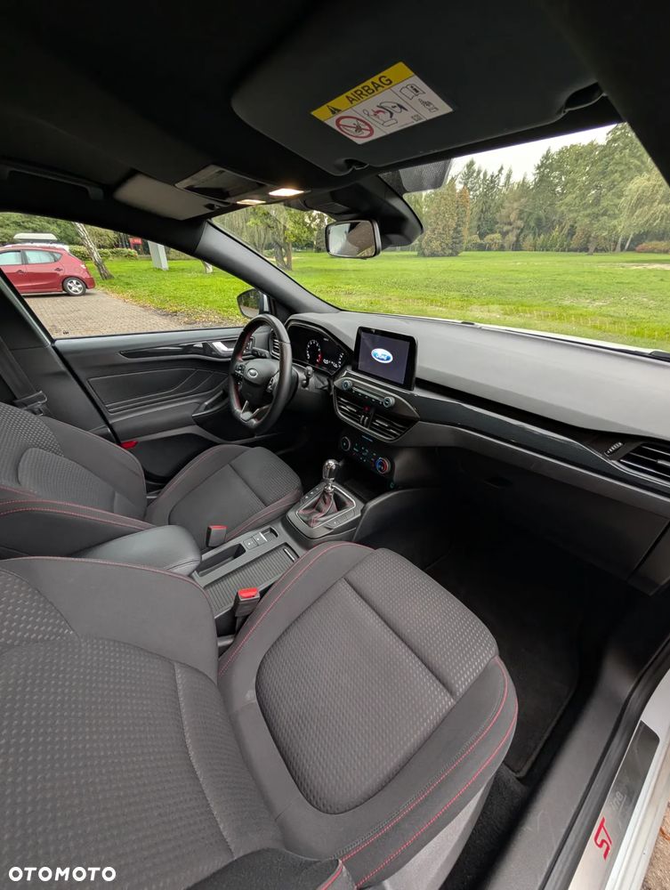 Ford Focus 1.0 EcoBoost ST-Line - 9