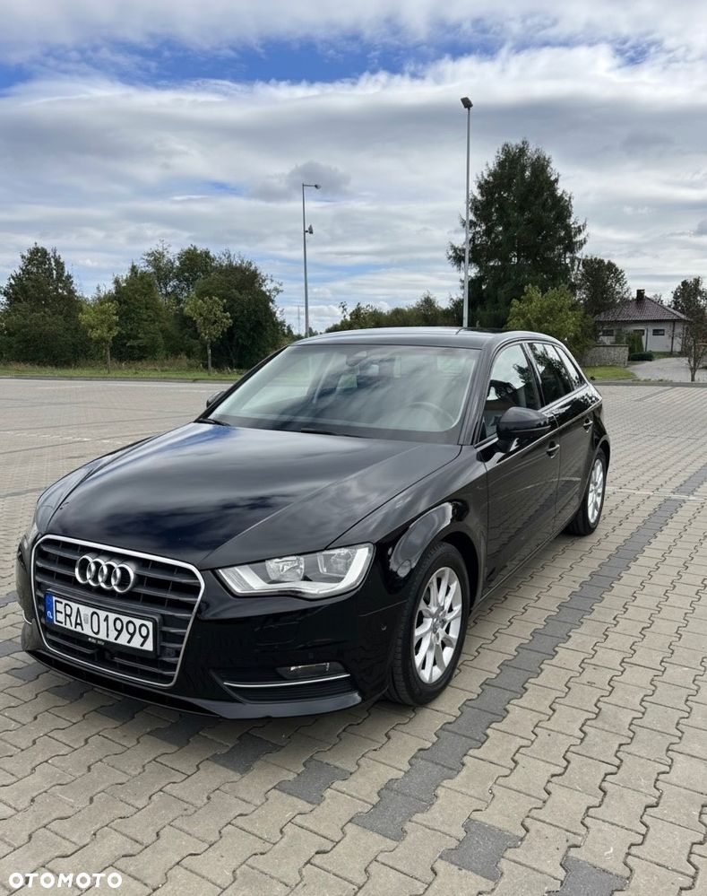 Audi A3 1.6 TDI ultra Attraction - 1