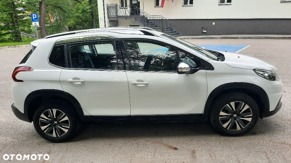 Peugeot 2008 1.2 Pure Tech Allure S&S - 4