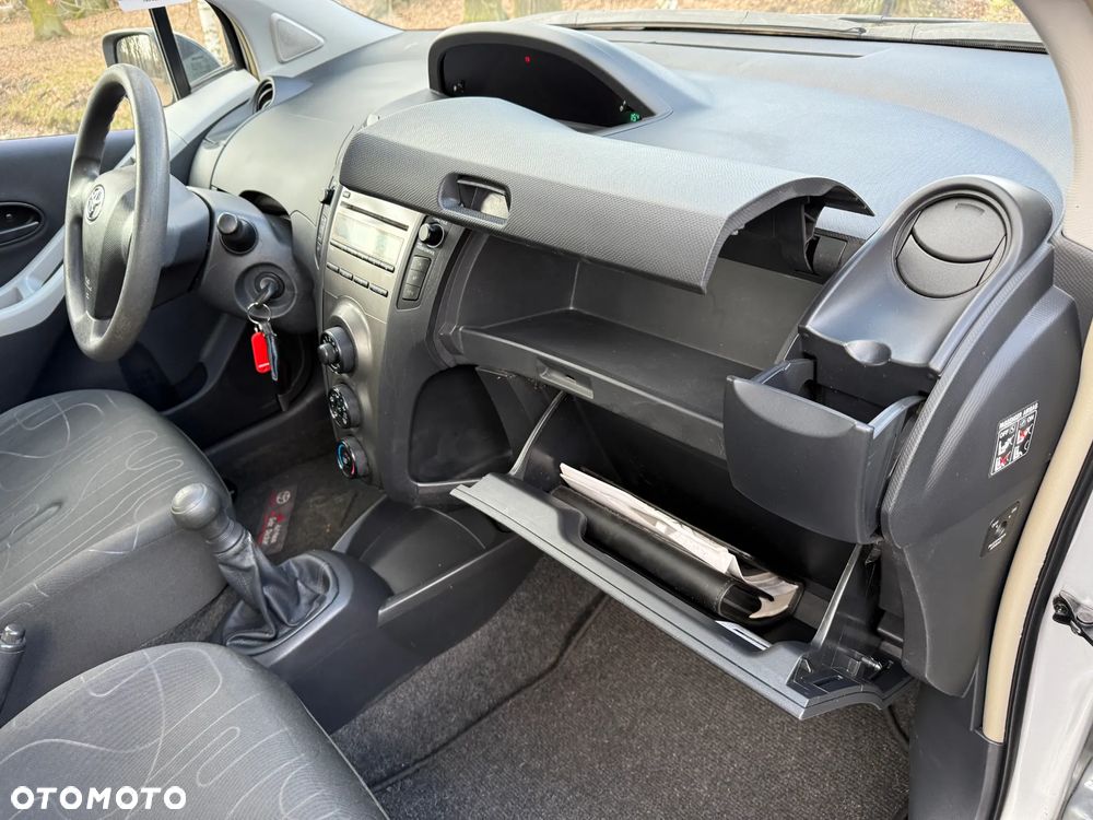 Toyota Yaris 1.0 VVT-i Sol - 23