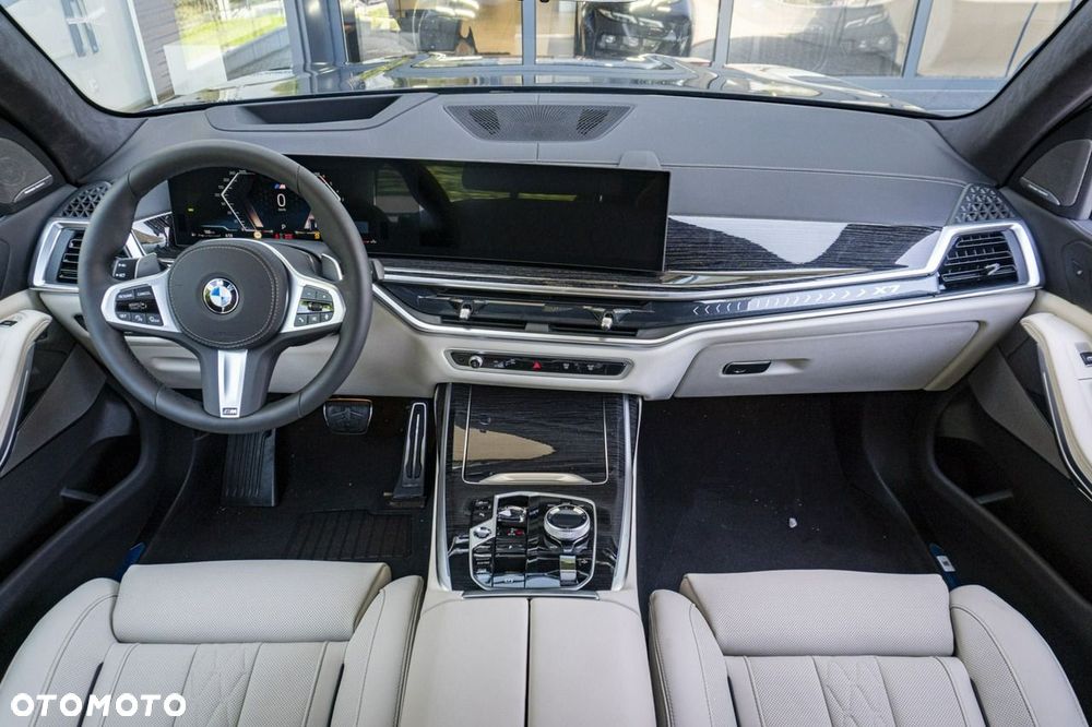 BMW X7 - 16