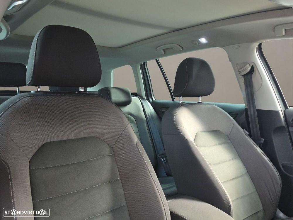 VW Golf Variant 1.5 TSI Highline DSG - 14