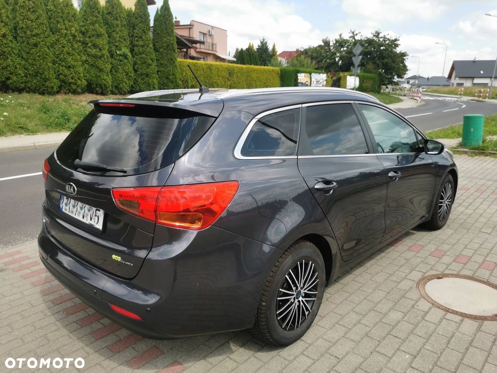Kia Ceed 1.6 GDI Dream-Team Edition - 6