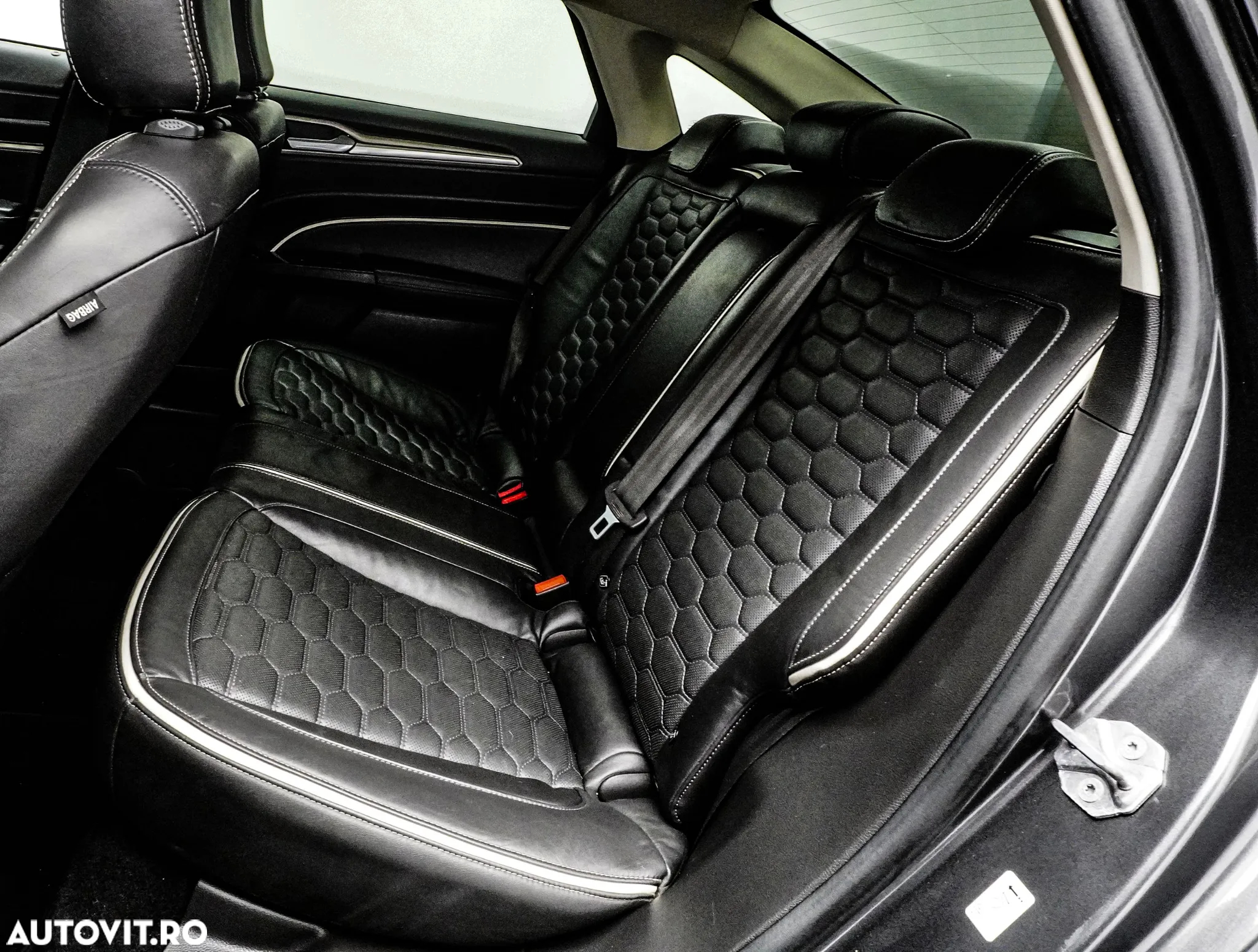 Ford Mondeo Vignale 2.0 Hybrid - 16