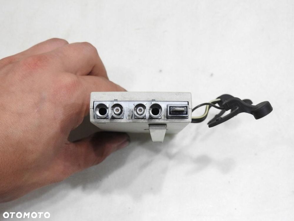 WZMACNIACZ ANTENY VOLVO V70 III 30679658 - 3