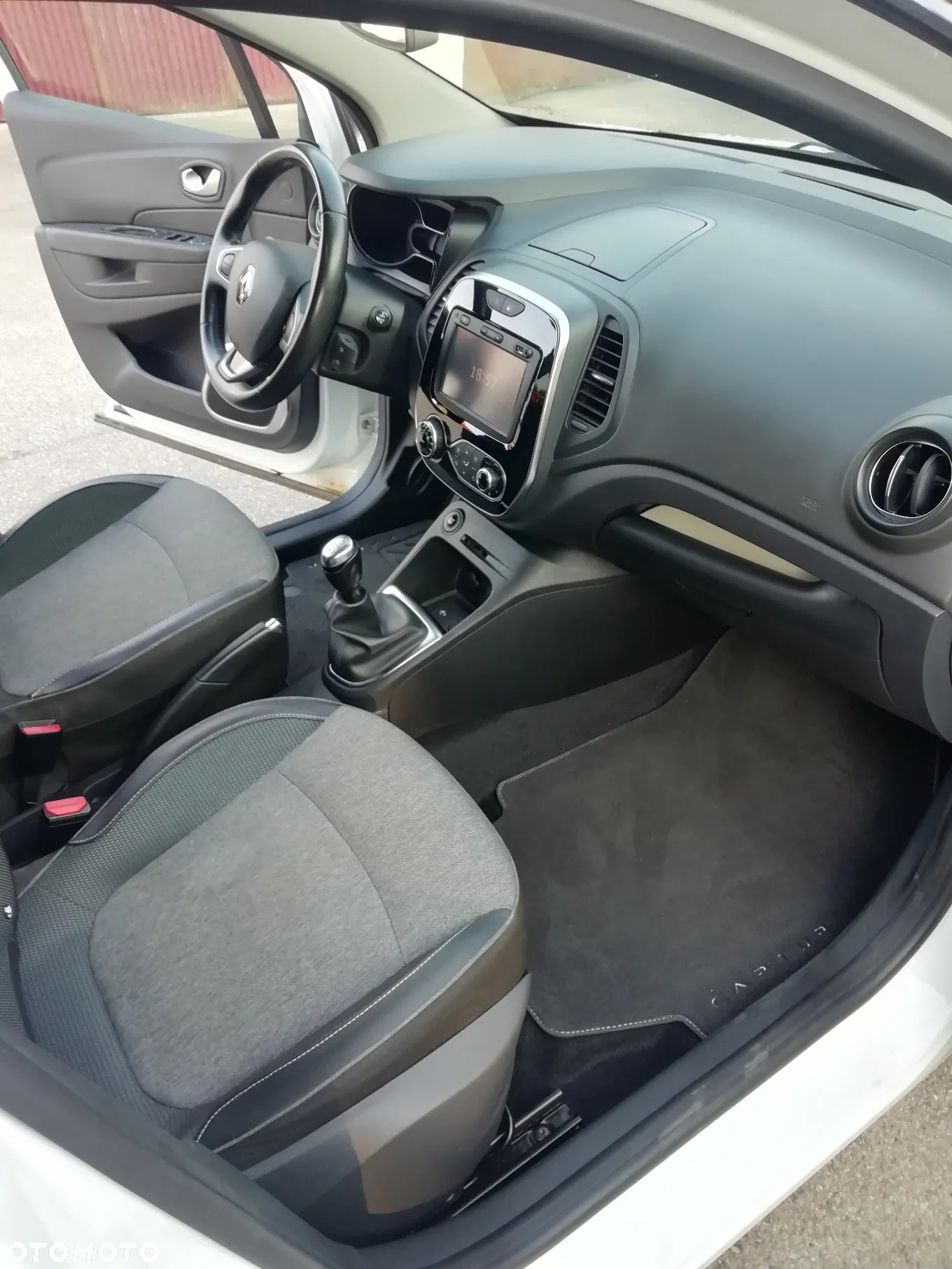 Renault Captur - 13