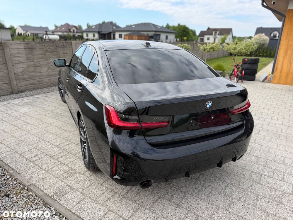 BMW Seria 3 330i xDrive M Sport - 16