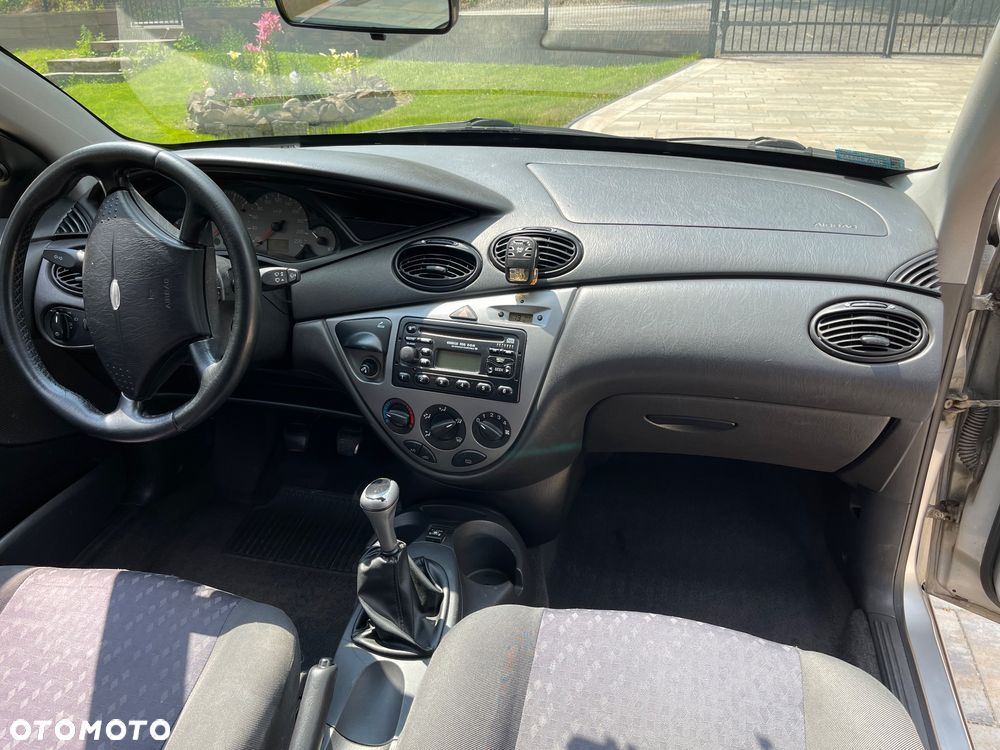 Ford Focus 1.6 Trend - 18