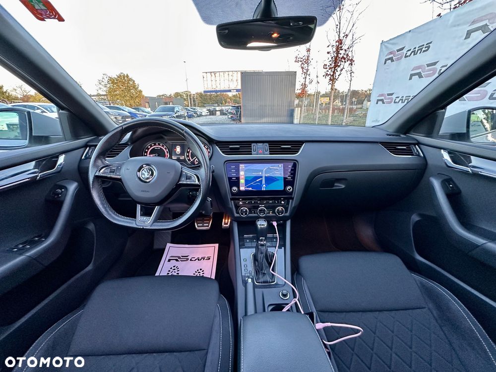 Skoda Octavia Combi 2.0 TDI DSG RS - 19