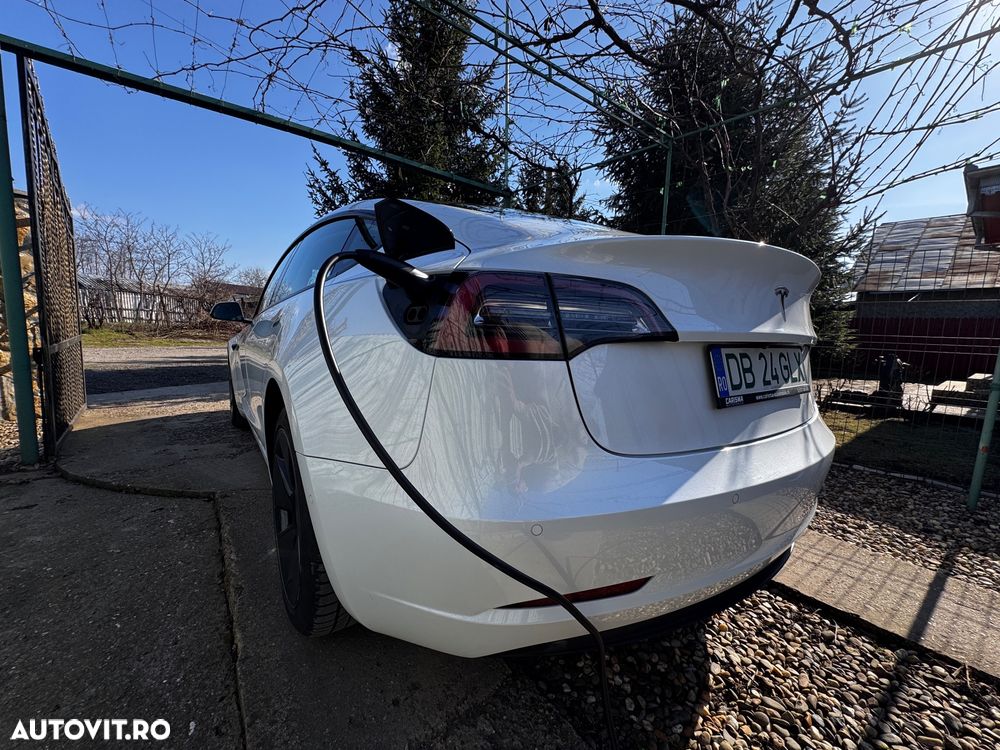 Tesla Model 3 - 10