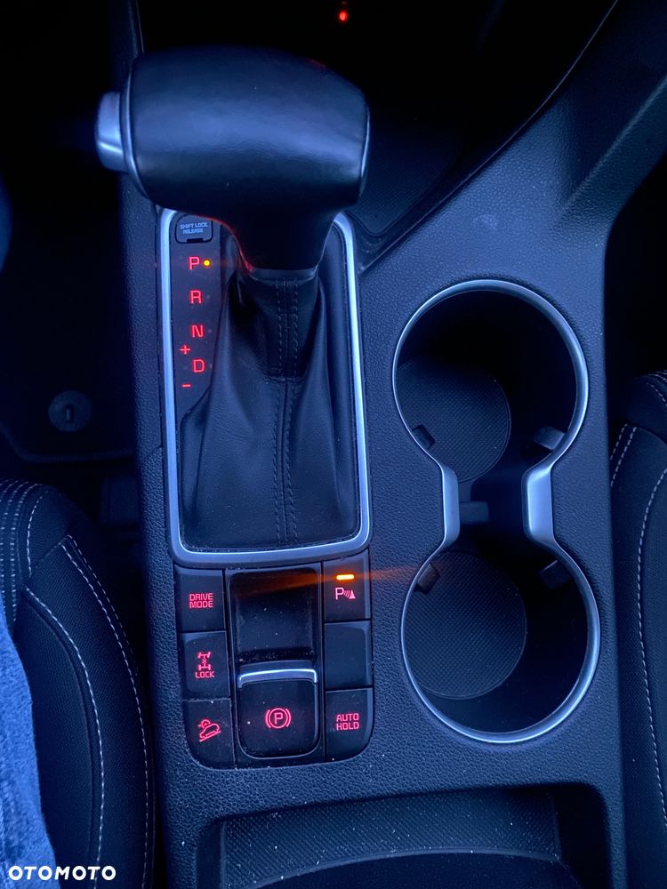 Kia Sportage 1.6 T-GDI AWD DCT PLATINUM - 24