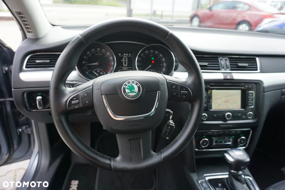 Skoda Superb 2.0 TDI DSG FAMILY - 33