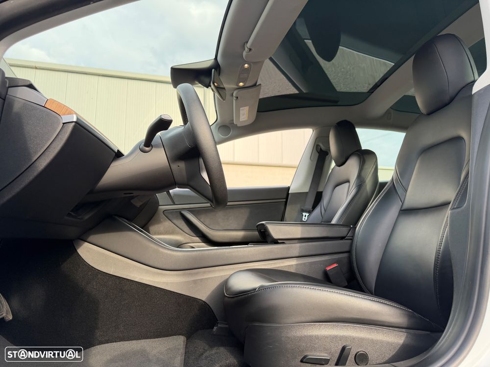 Tesla Model 3 Standard Range Plus RWD - 2