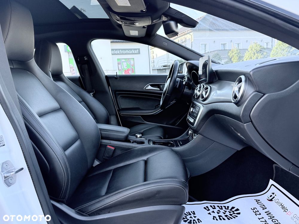 Mercedes-Benz CLA - 32