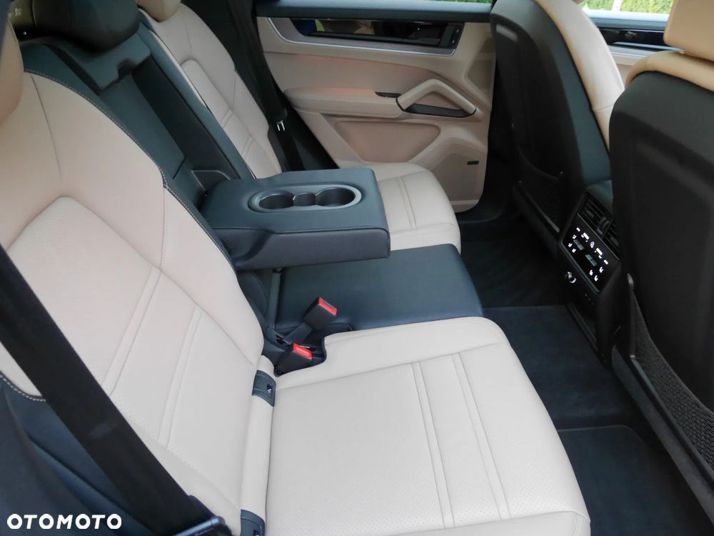 Porsche Cayenne Black Edition - 23